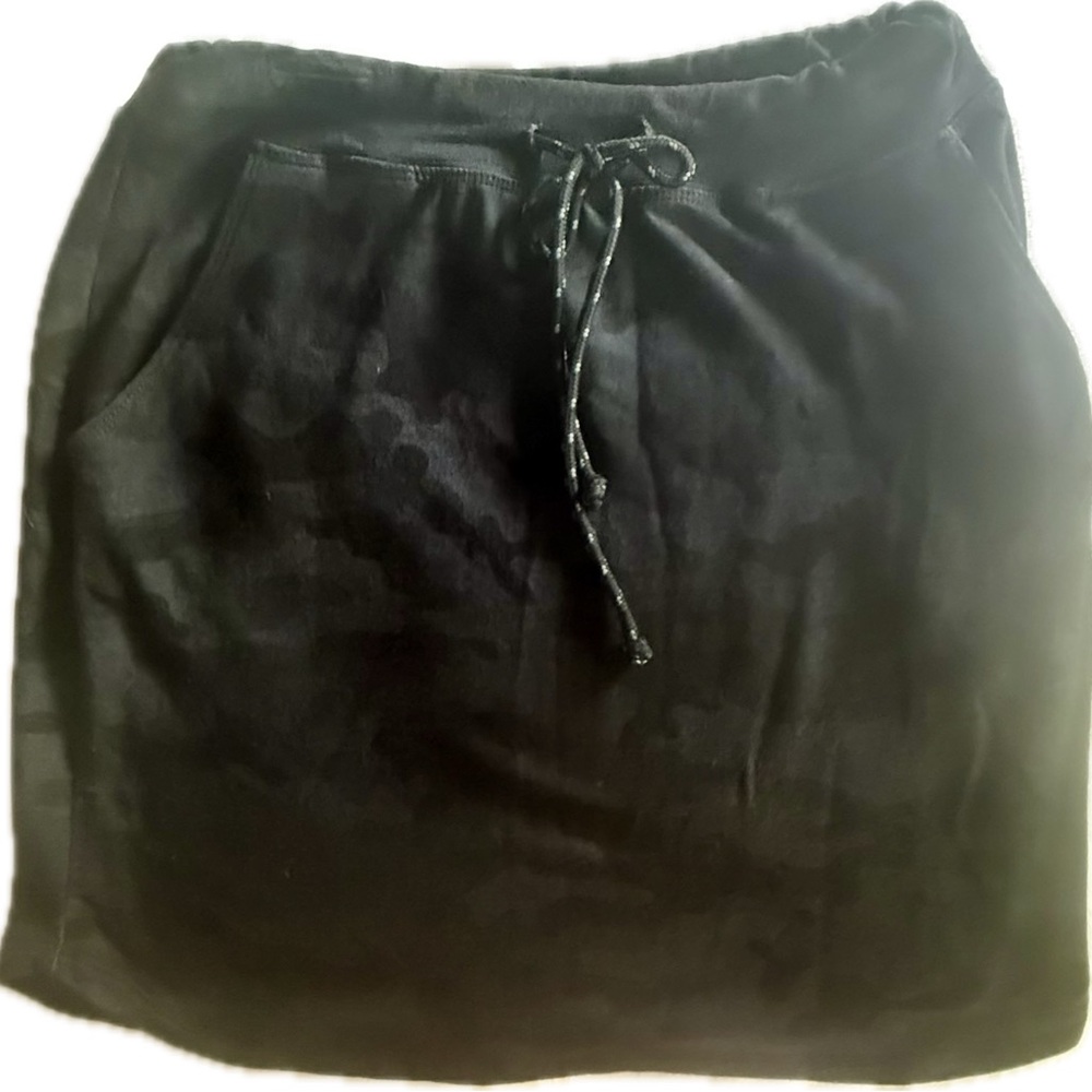 Sundry for EVEREVE Bungee String Mini Skirt